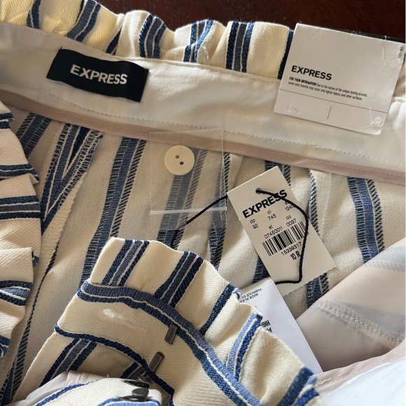 Express NEW ankle, high rise, ruffled waist, 10R pant - Picture 13 of 15